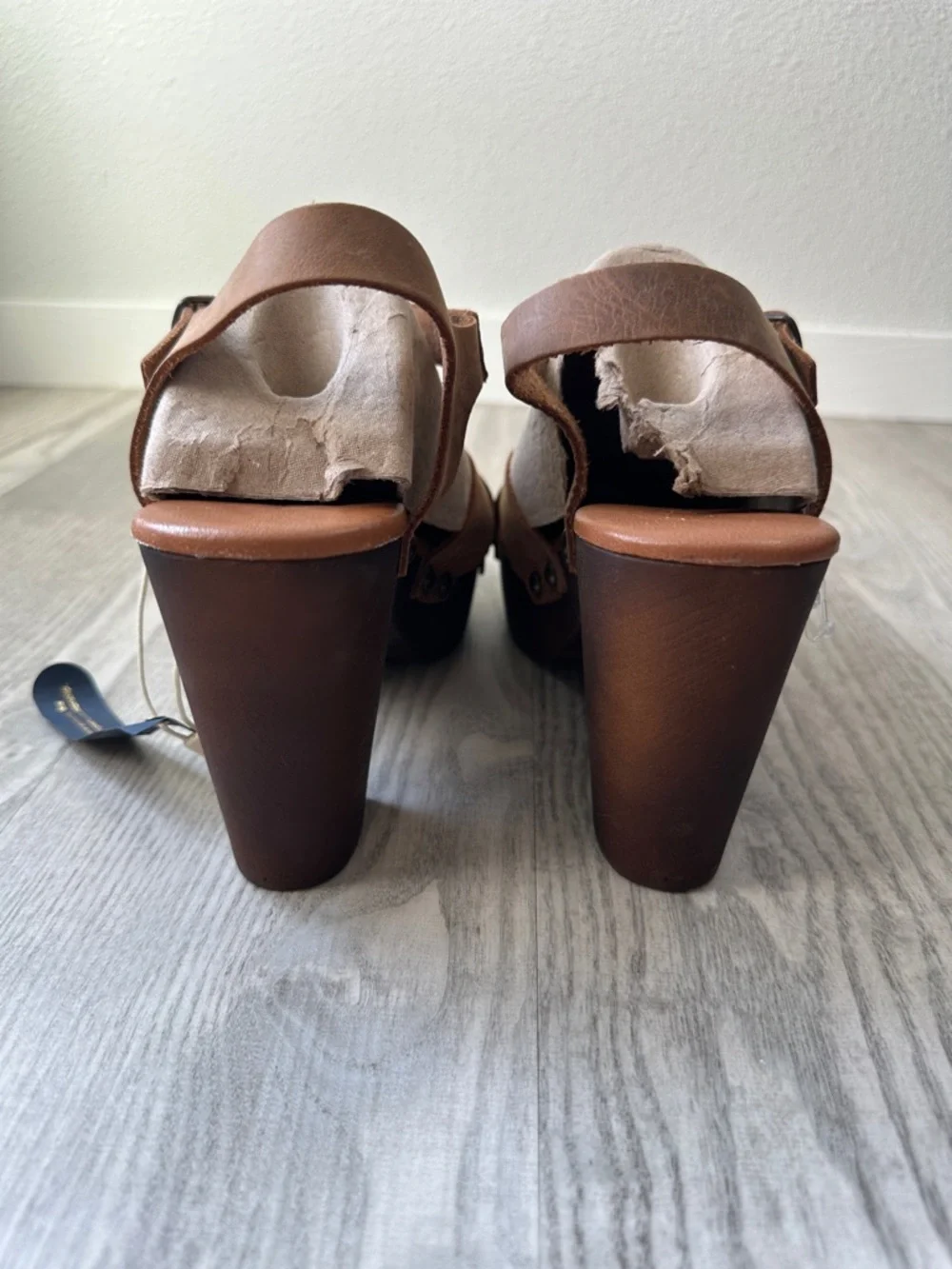 Sophia Milano stylish brown